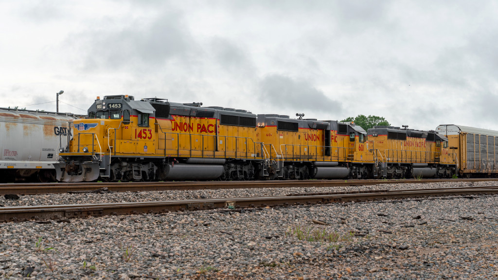 EMD Trio Works Ennis Yard
